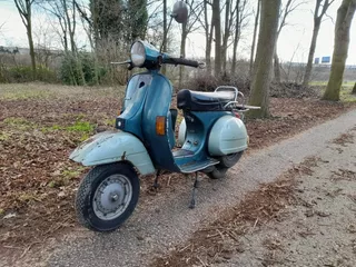 Vespa 125 cc Klassieke Motorfiets uit belgie !!! zeer leuk project !!!
